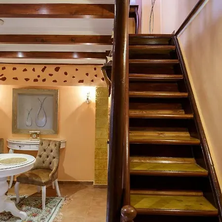 Sali Chelidonaki Boutique