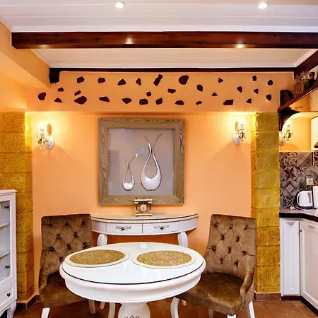 Sali Chelidonaki Boutique *