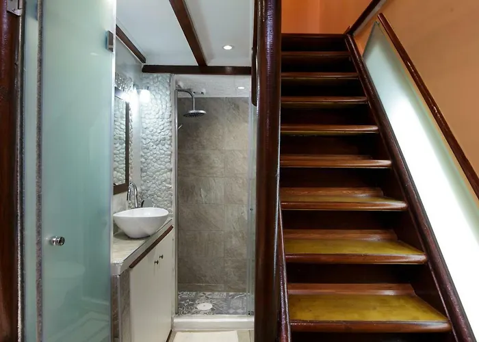 Sali Chelidonaki Boutique *