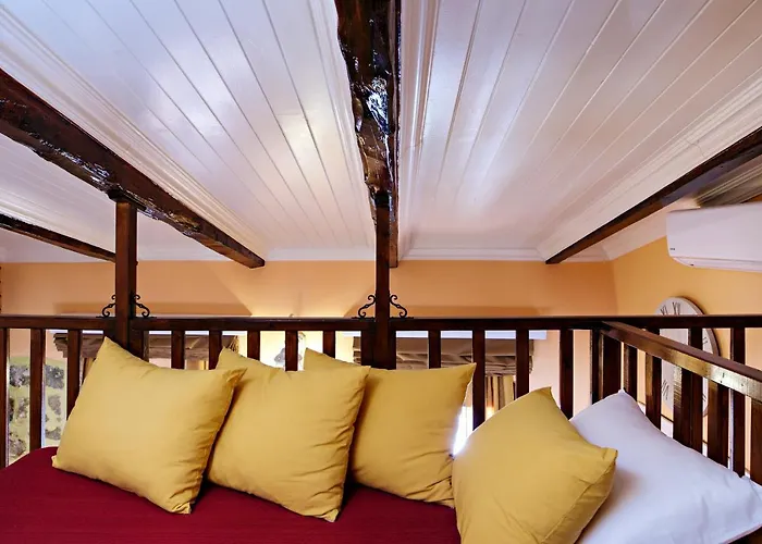 Sali Chelidonaki Boutique