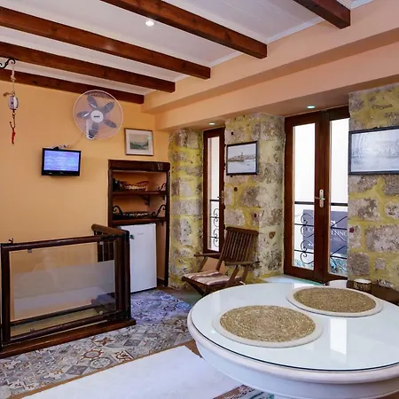 Sali Chelidonaki Boutique Chania (Crete)