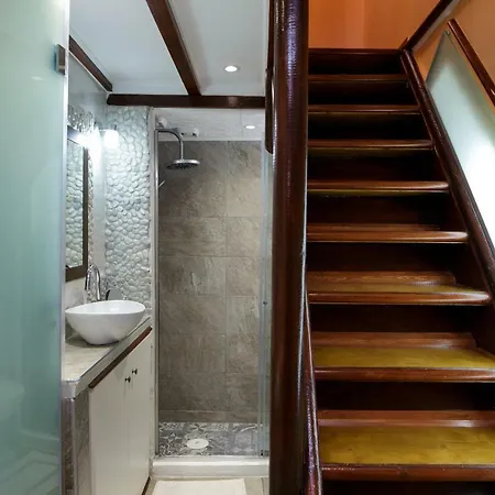 Sali Chelidonaki Boutique *