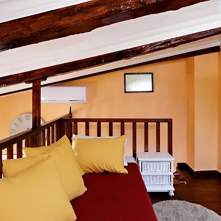 Sali Chelidonaki Boutique Chania (Crete)